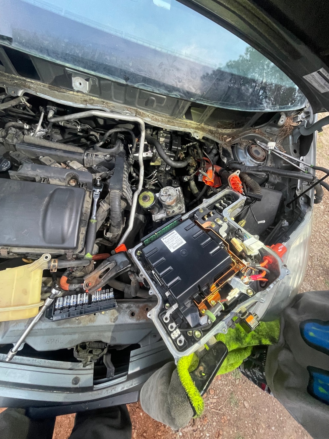 Mobile mechanic electrical diagnostics and under hood repair work